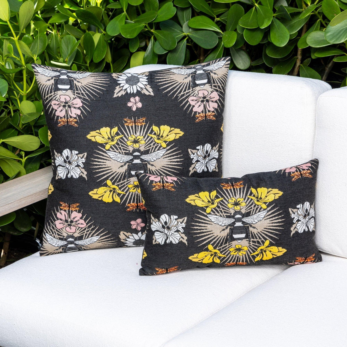 Elaine Smith Honey Bee Black 22"x22" Decorative Pillow