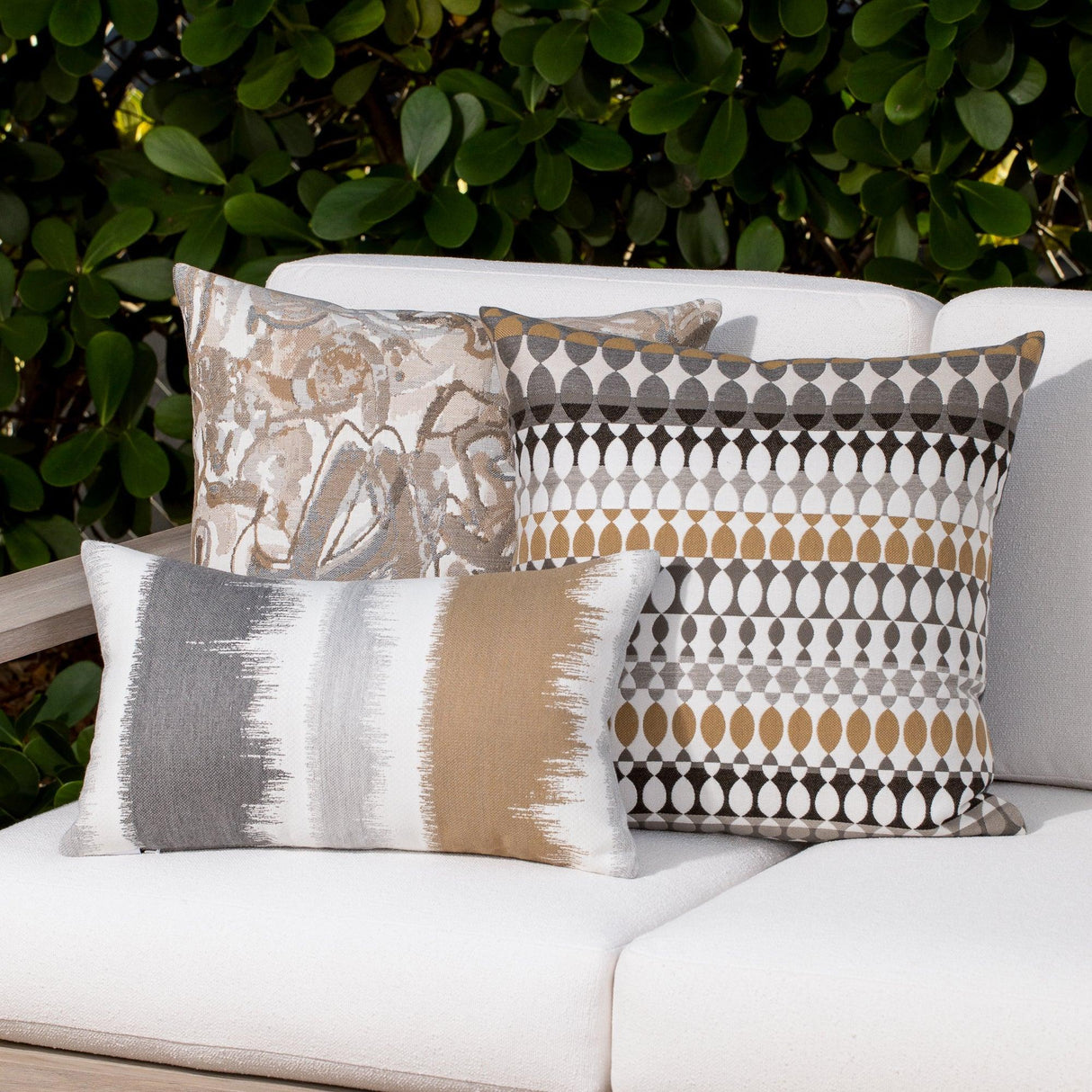 Elaine Smith Modern Oval Dune Multi 20"x20" Decorative Pillow