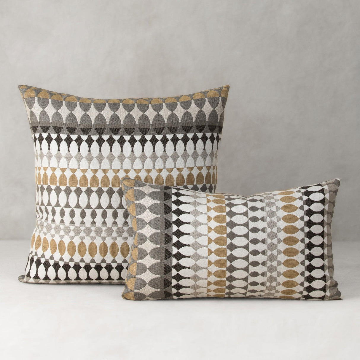 Elaine Smith Modern Oval Dune Multi 20"x20" Decorative Pillow