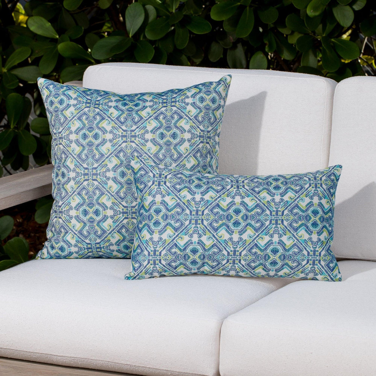 Elaine Smith Delphi Multi 20"x20" Decorative Pillow