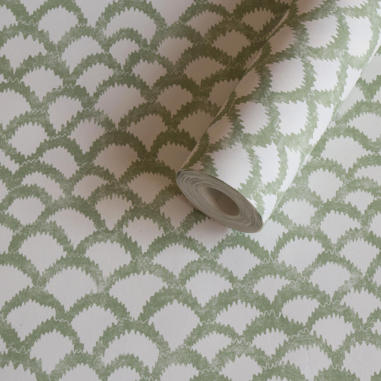 Lee Jofa ROCHE WP GREEN Wallpaper