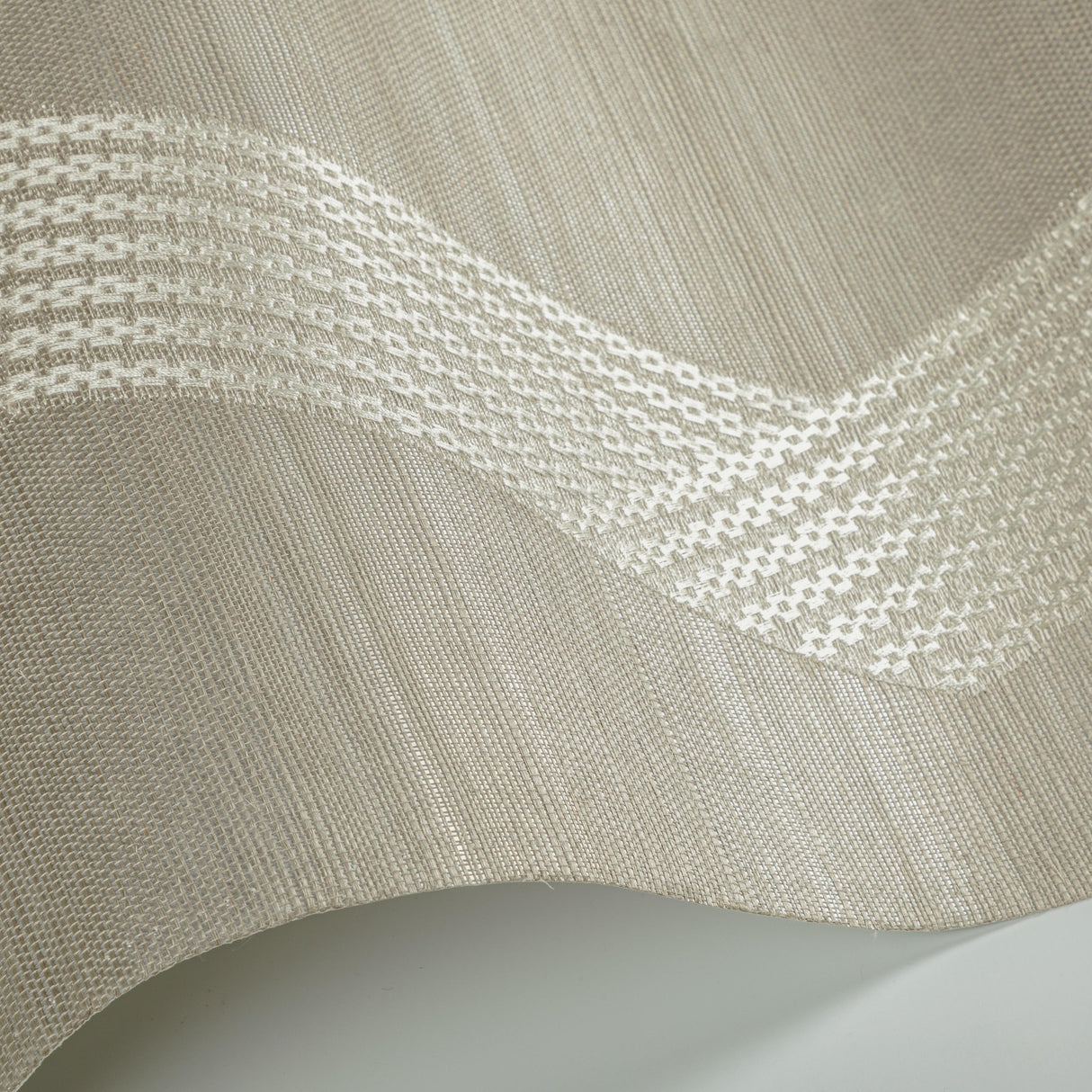Kravet CHAINLINK EMB SISAL GREY Wallpaper