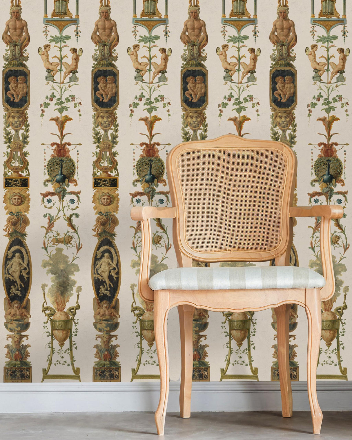 MindTheGap PILASTERS The World of Antiquity Wallpaper