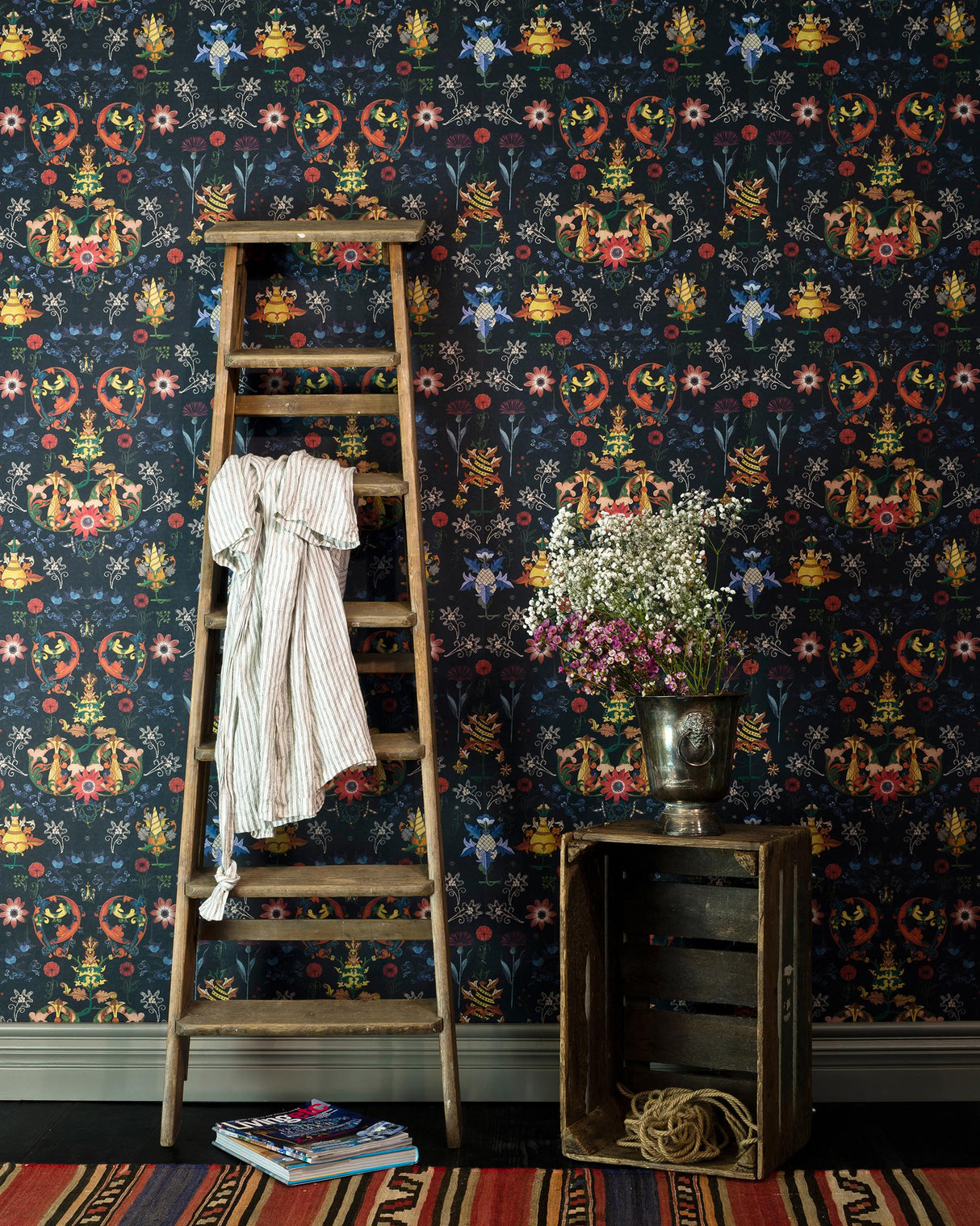 MindTheGap TRANSYLVANIA FOLK in Blue HIPPIE SPIRIT Wallpaper