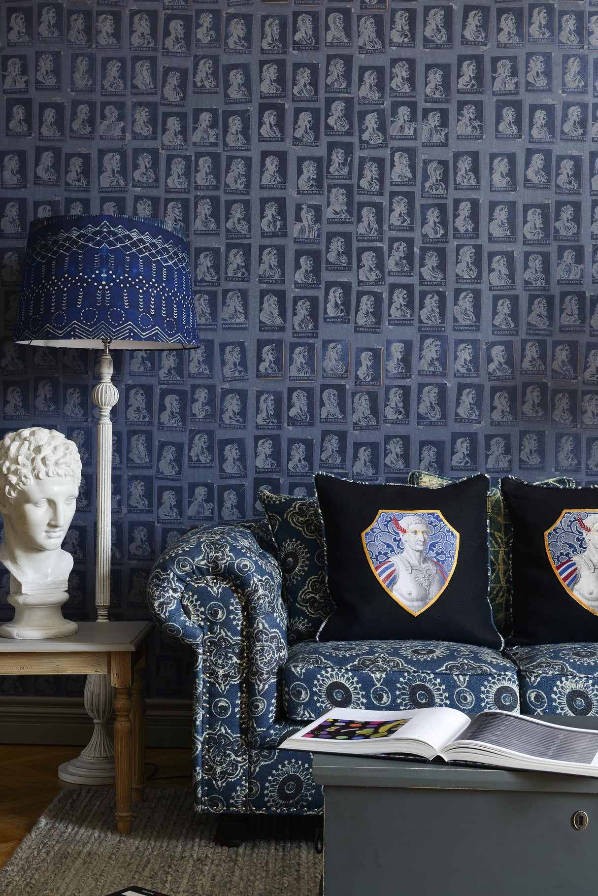 MindTheGap EMPERORS Blue THE GENTLEMEN'S CORNER Wallpaper