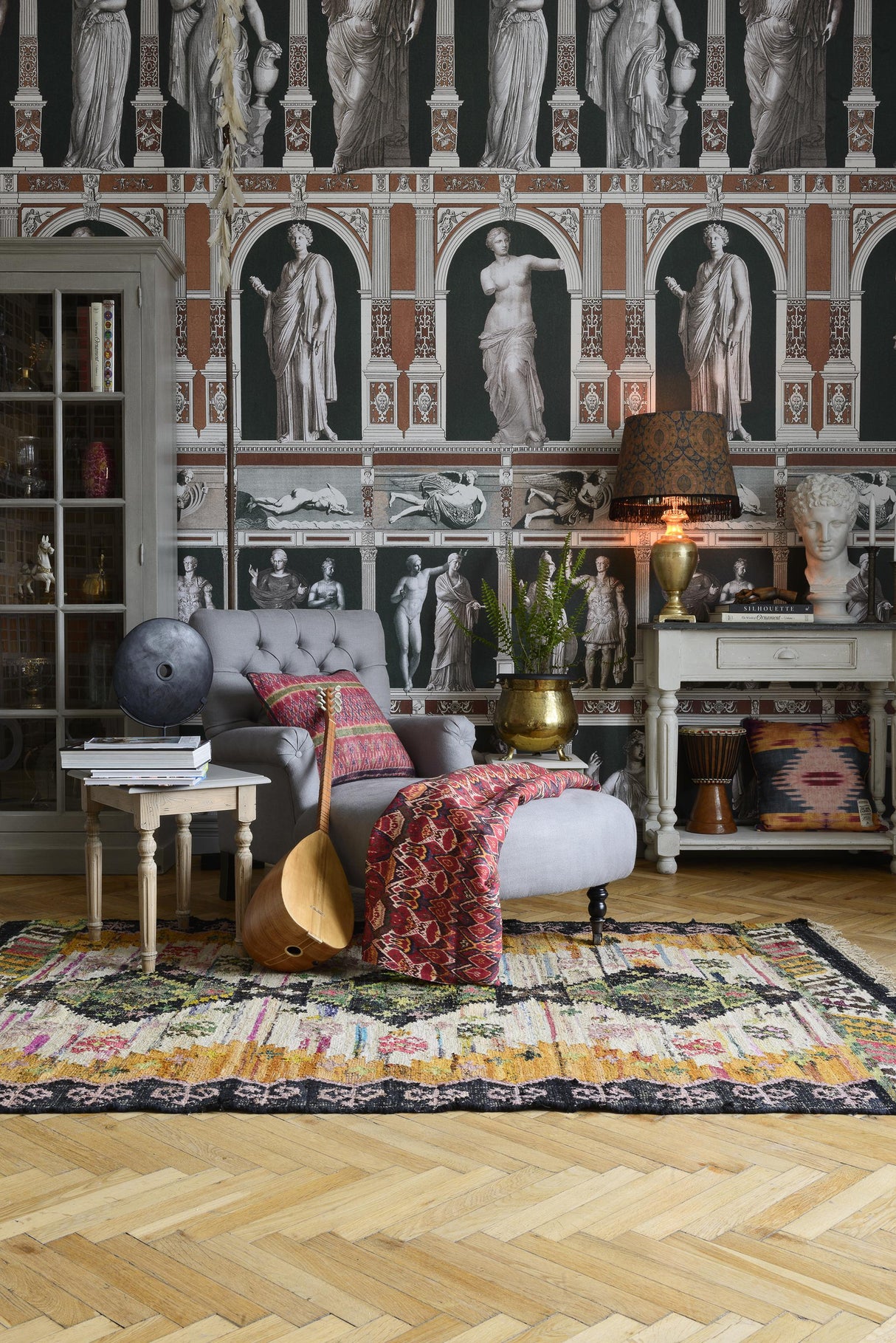 MindTheGap STATUES ANTIQUE LE MANOIR Wallpaper