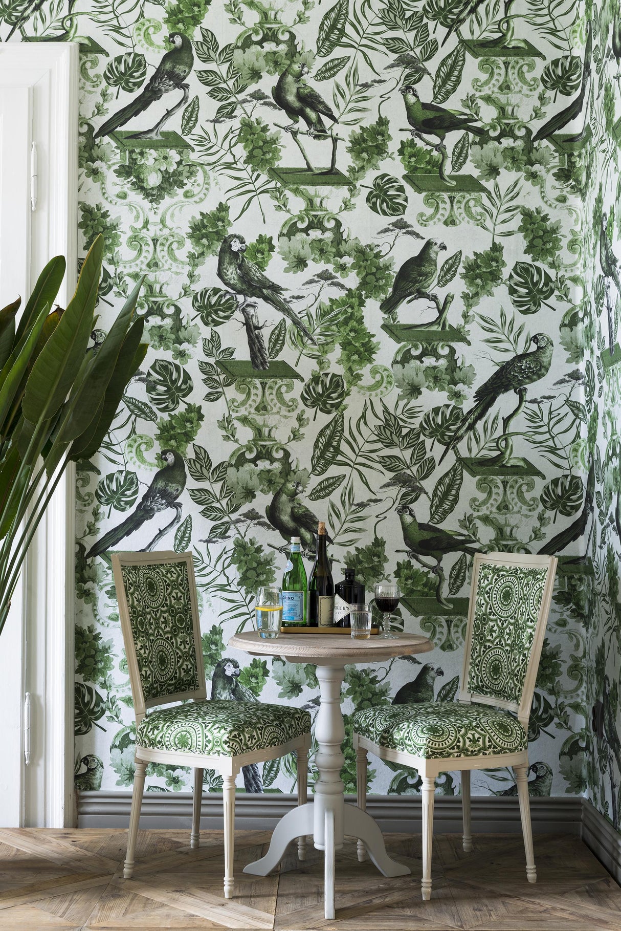 MindTheGap LA VOLIERE THE ROYAL GARDEN Wallpaper