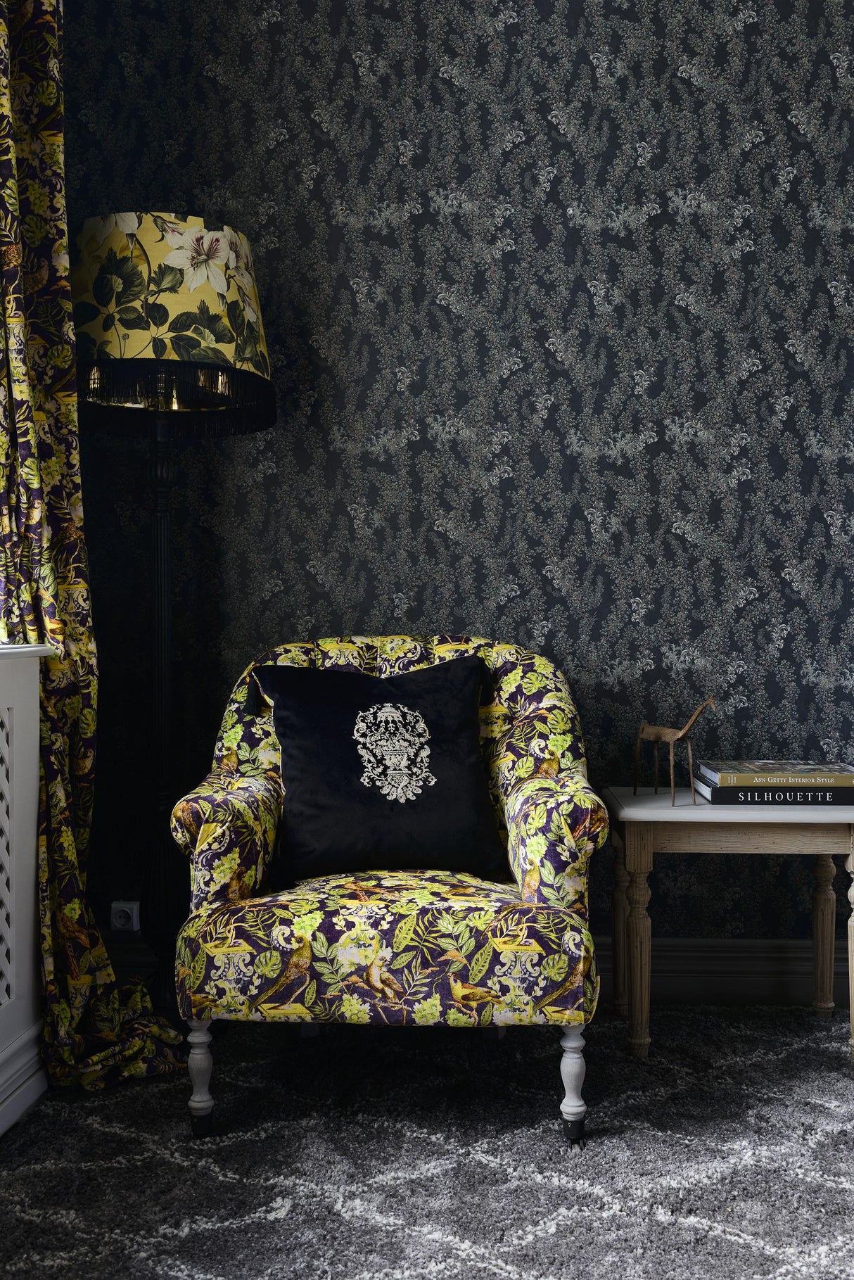 MindTheGap DARK LEAVES THE ROYAL GARDEN Wallpaper