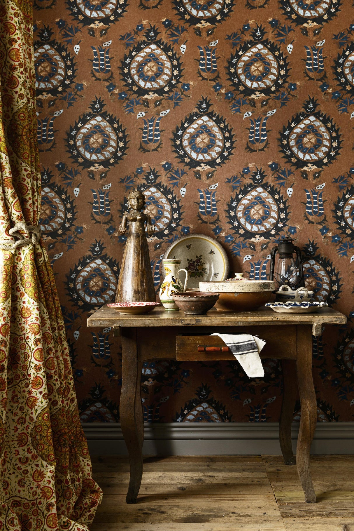 MindTheGap FLOURISH Sienna TRANSYLVANIAN ROOTS Wallpaper