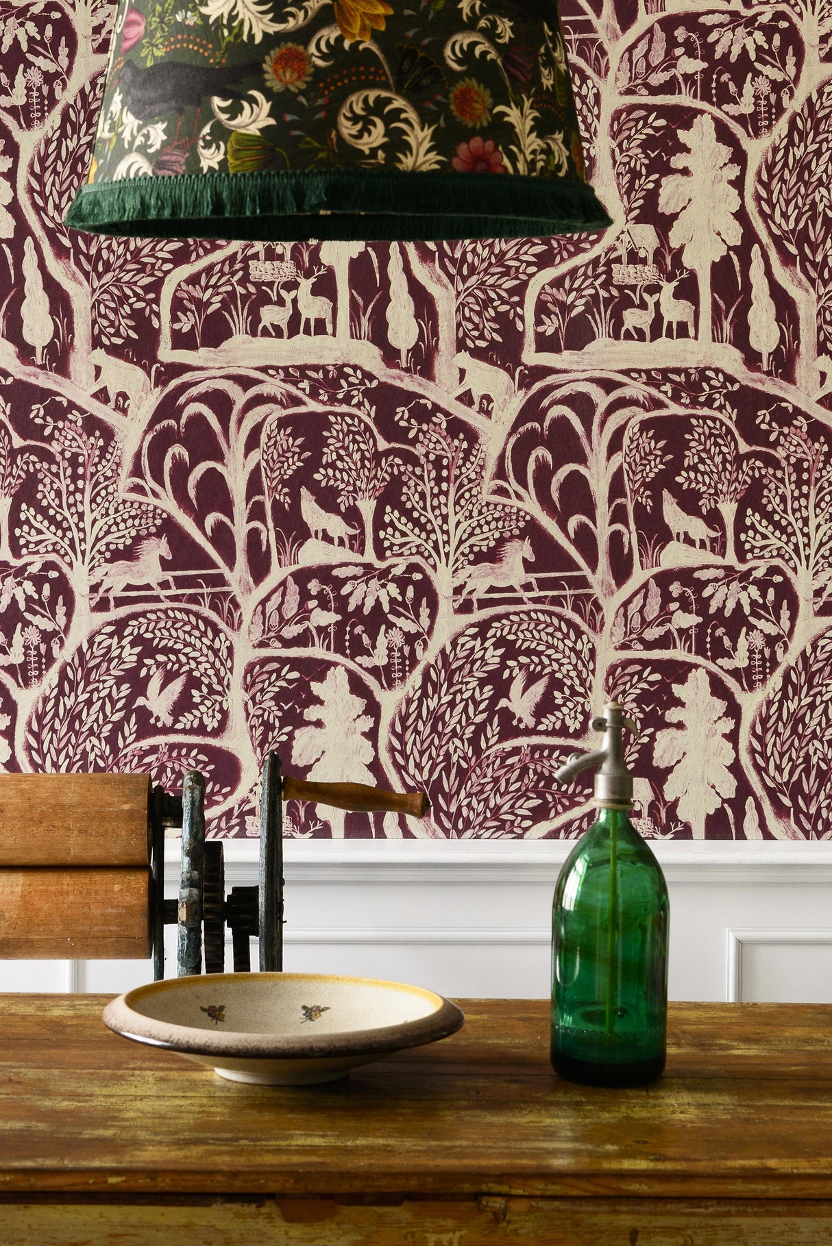 MindTheGap THE ENCHANTED WOODLAND TRANSYLVANIAN ROOTS Wallpaper
