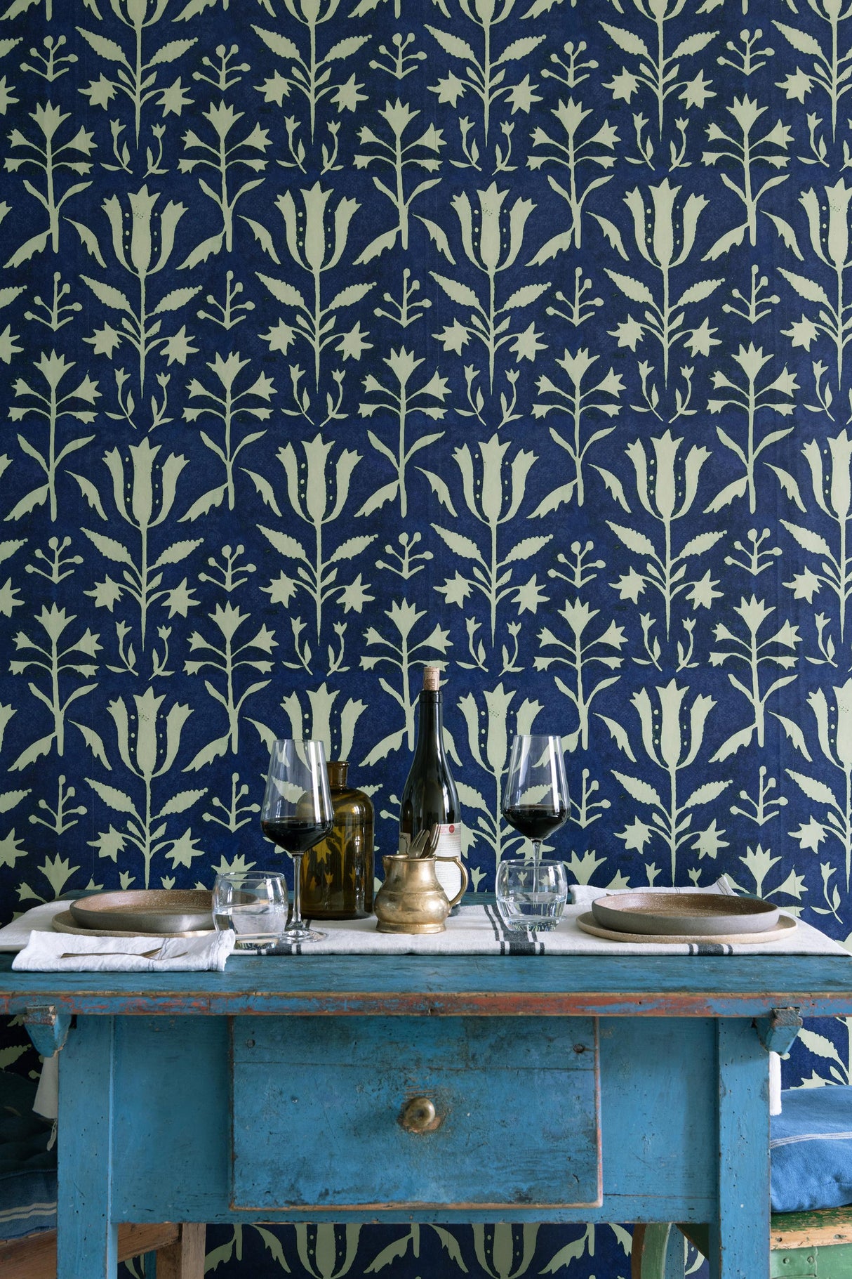 MindTheGap TULIPAN Indigo TRANSYLVANIAN ROOTS Wallpaper