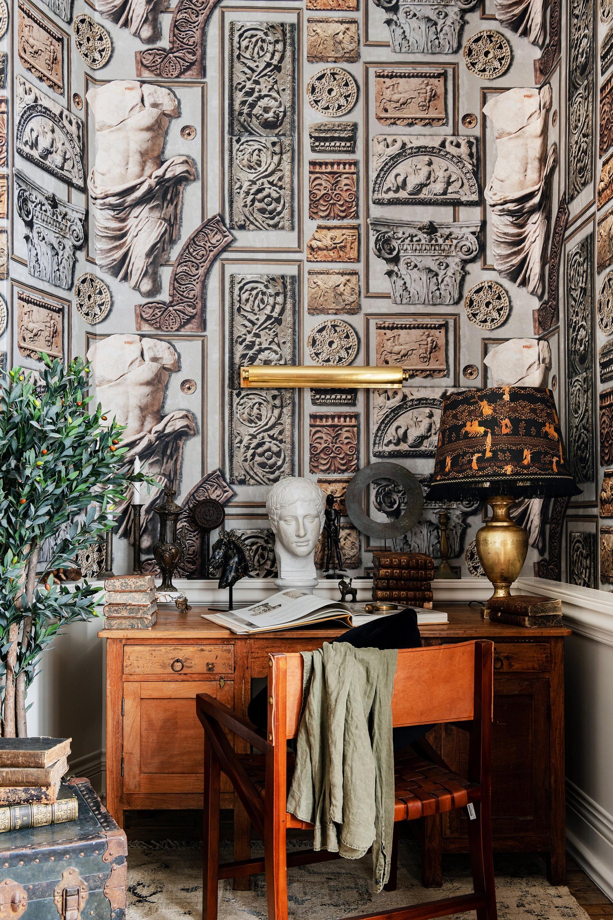 MindTheGap RARE ARTIFACTS The Artist's House Wallpaper