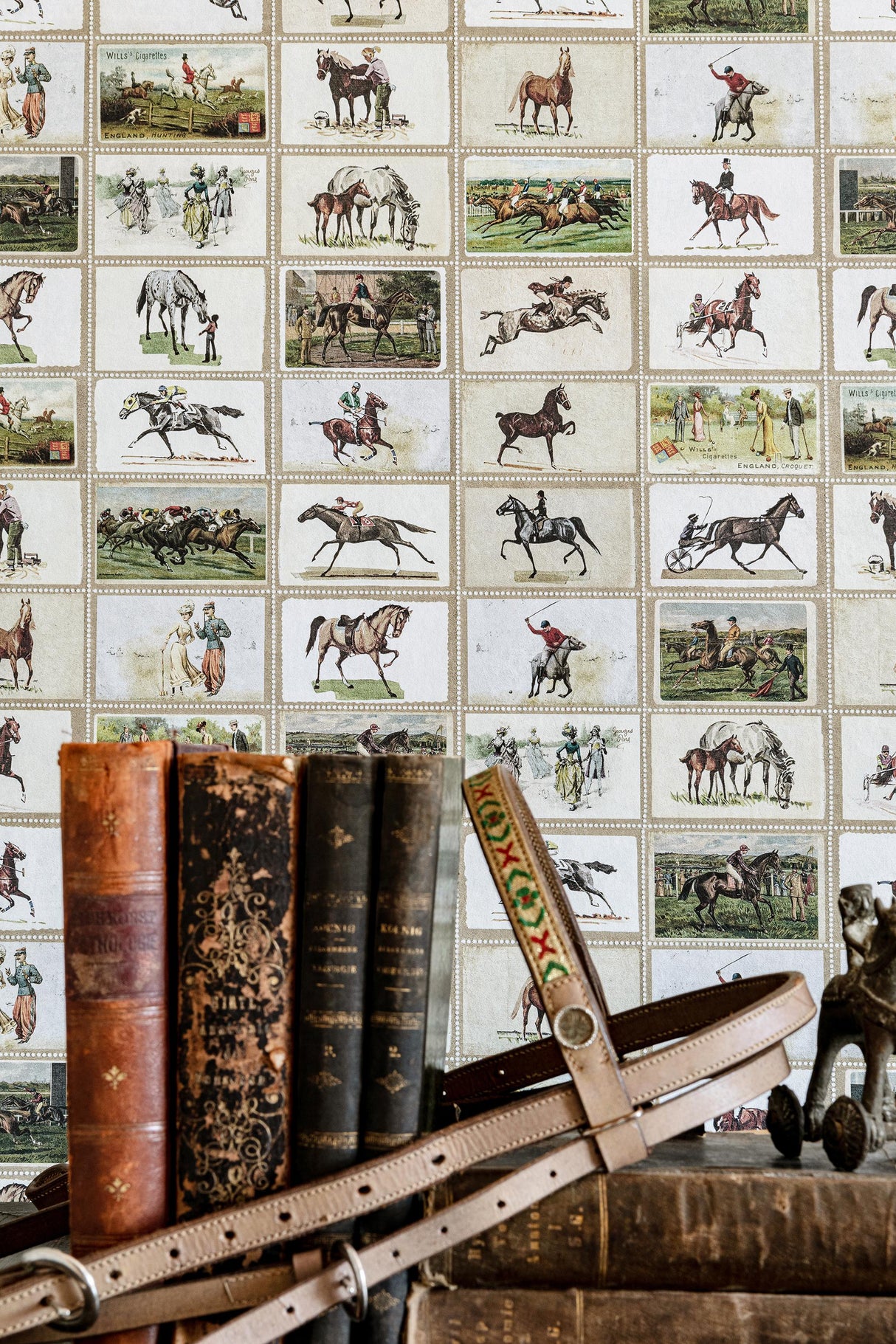 MindTheGap ENGLISH EQUESTRIAN STAMPS The Derby Wallpaper