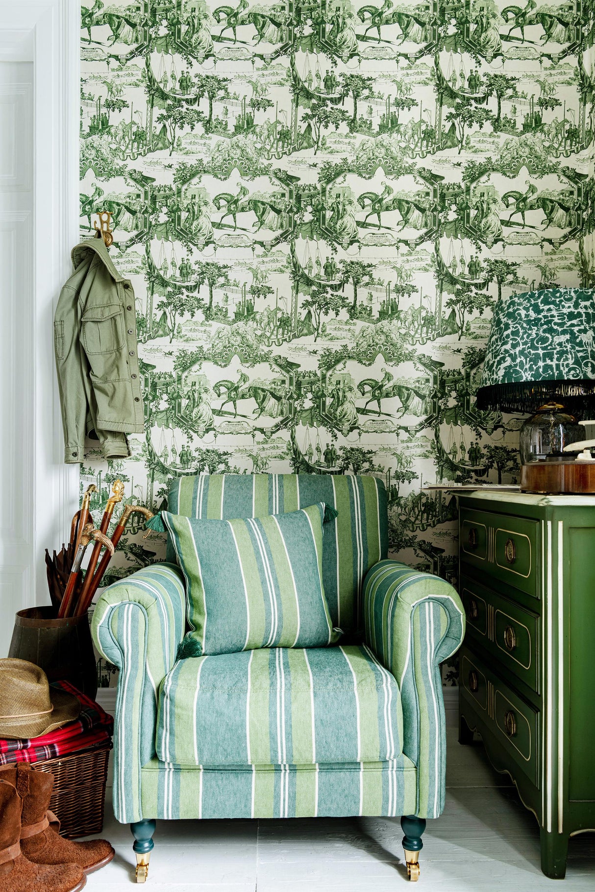 MindTheGap GRAND PRIX Green The Derby Wallpaper