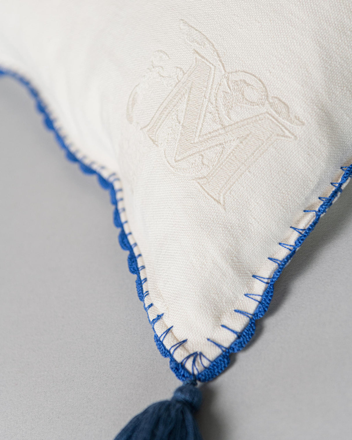 MindTheGap FOLK EMBROIDERY Cushions Pillow