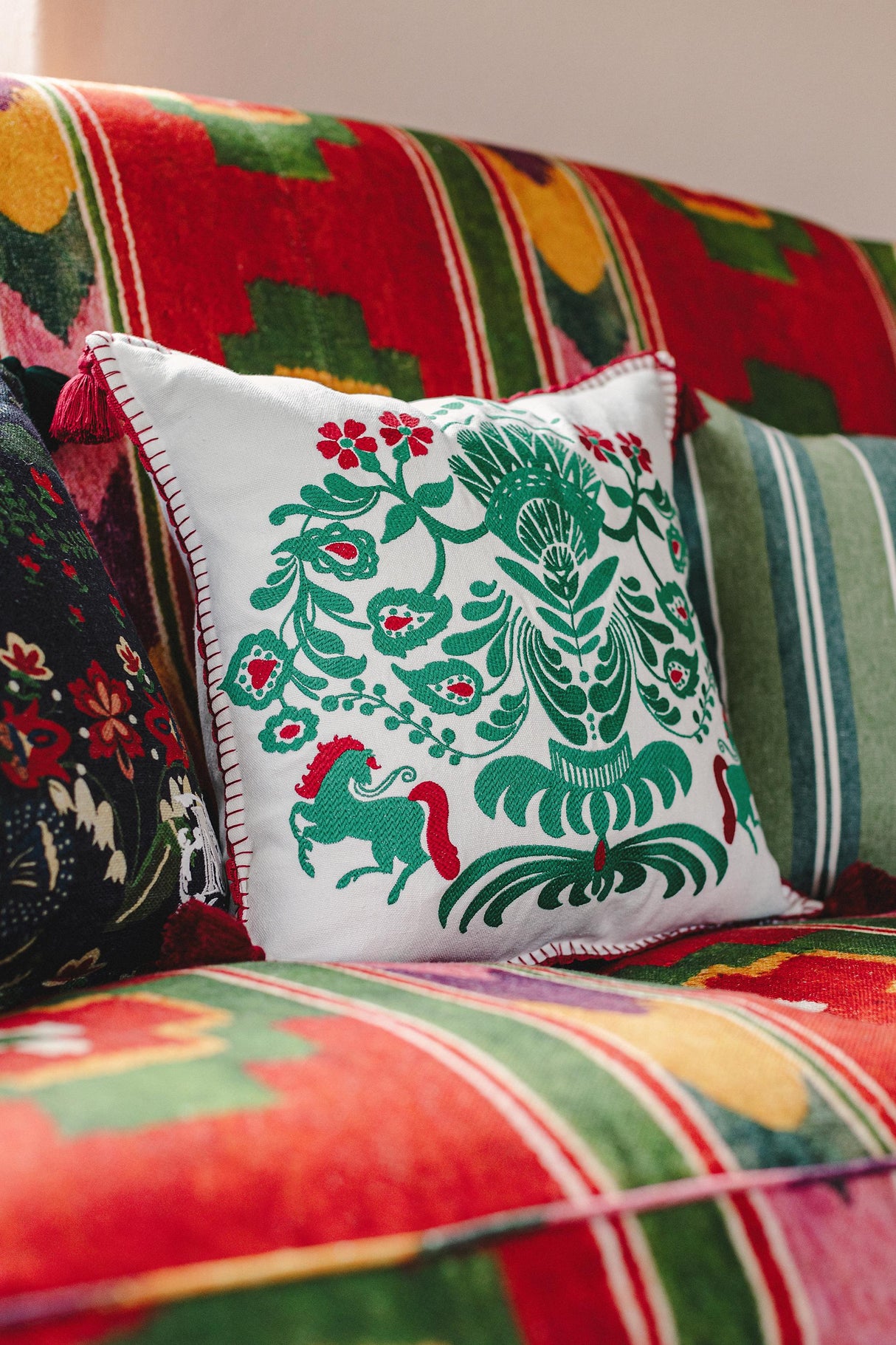 MindTheGap HORSE PARADE Cushions Pillow