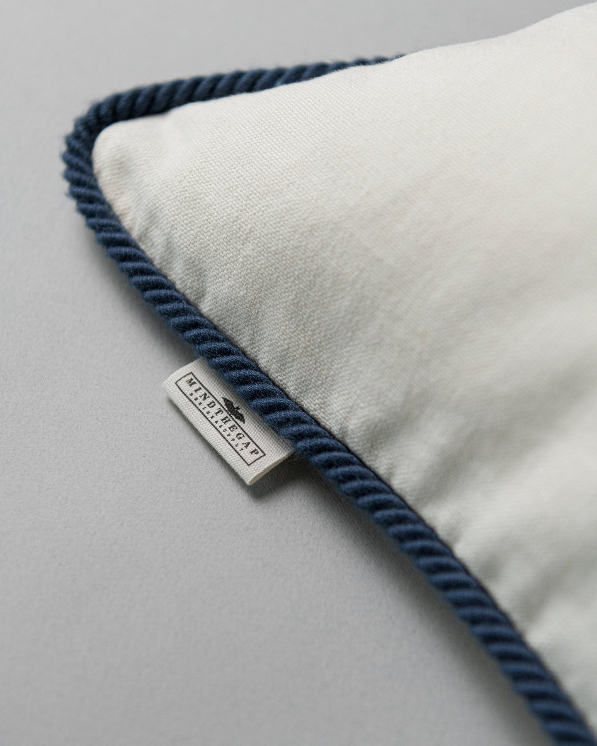 MindTheGap VOYAGE Cushions Pillow