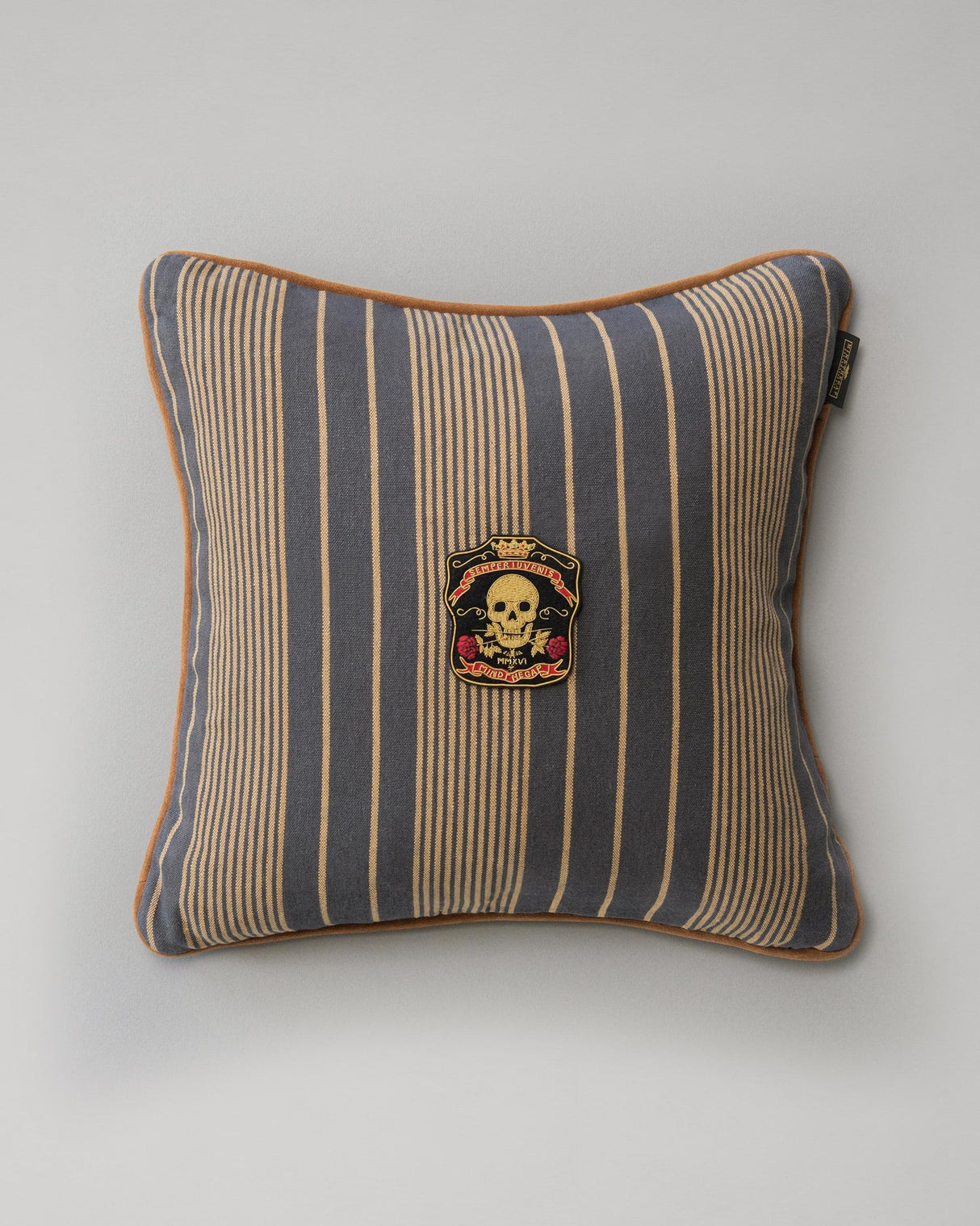MindTheGap NEWPORT STRIPES Cushions Pillow