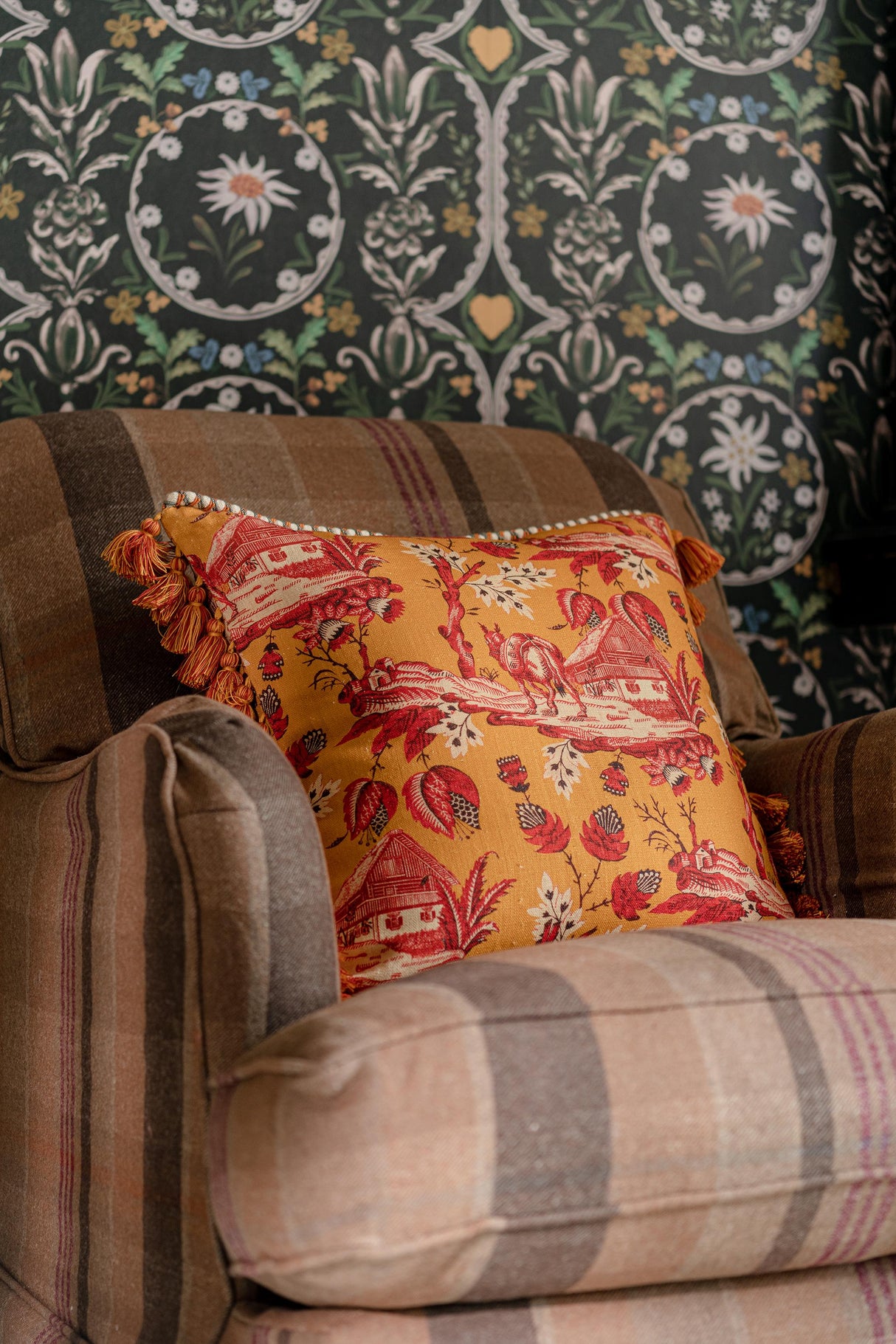 MindTheGap NAMLOS Cushions Pillow