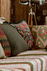 MindTheGap DER KNIG Black Cushions Pillow