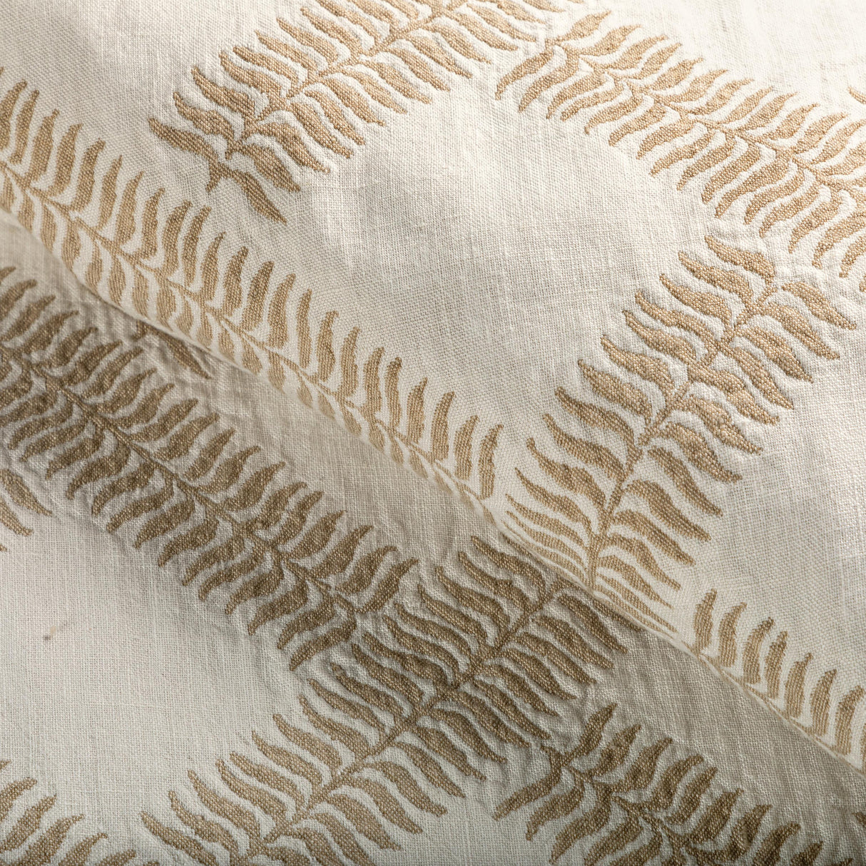 Lee Jofa GARDEN TRELLIS WEAVE SAND Fabric