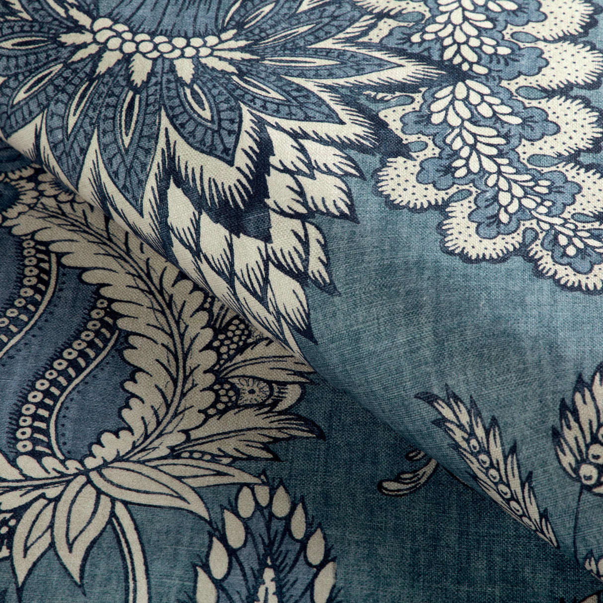 Lee Jofa JENNINGS PRINT BLUE Fabric