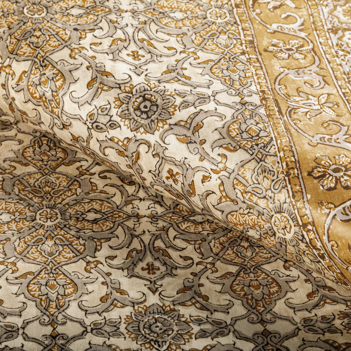 Lee Jofa PALMER PRINT GOLD Fabric