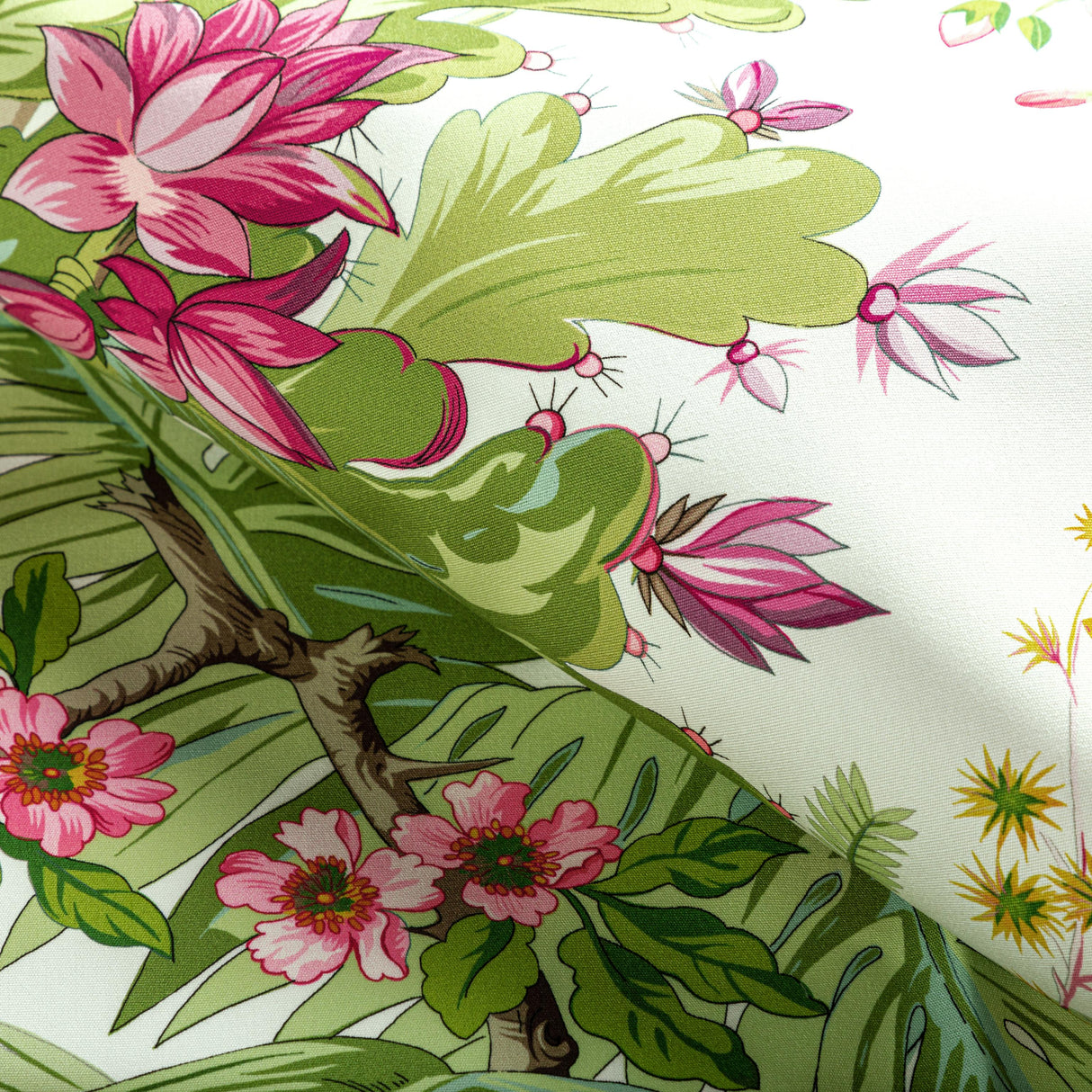 Brunschwig & Fils MAJORELLE PRINT SPRING Drapery Fabric