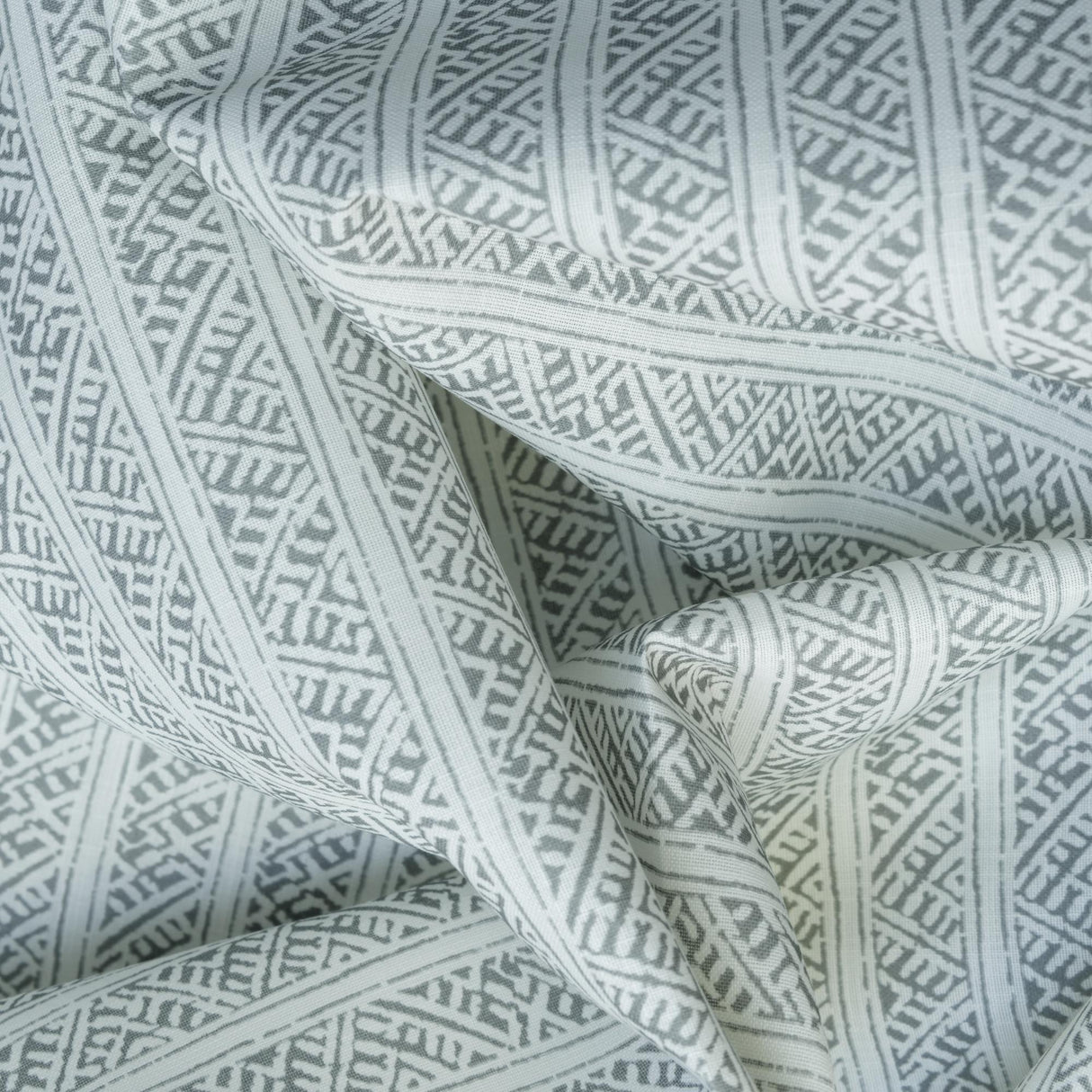 Andrew Martin OSTUNI STRIPE OUTDOOR STORM Fabric