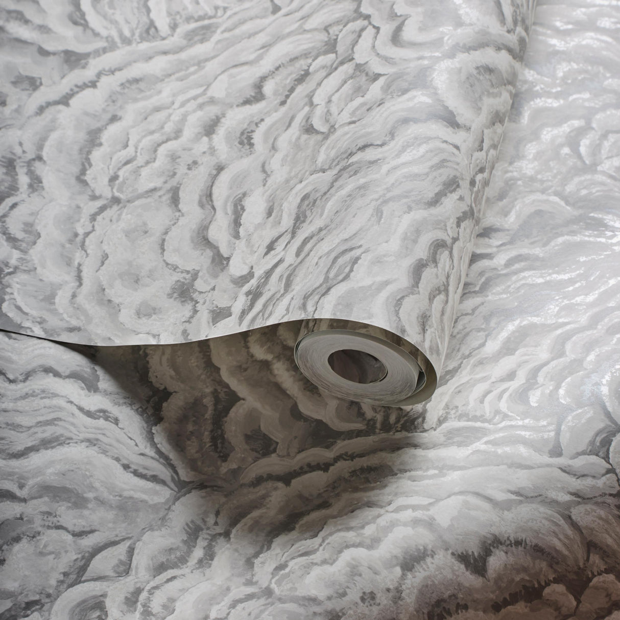 Clarke & Clarke LUMINO CLOUD WP Wallpaper