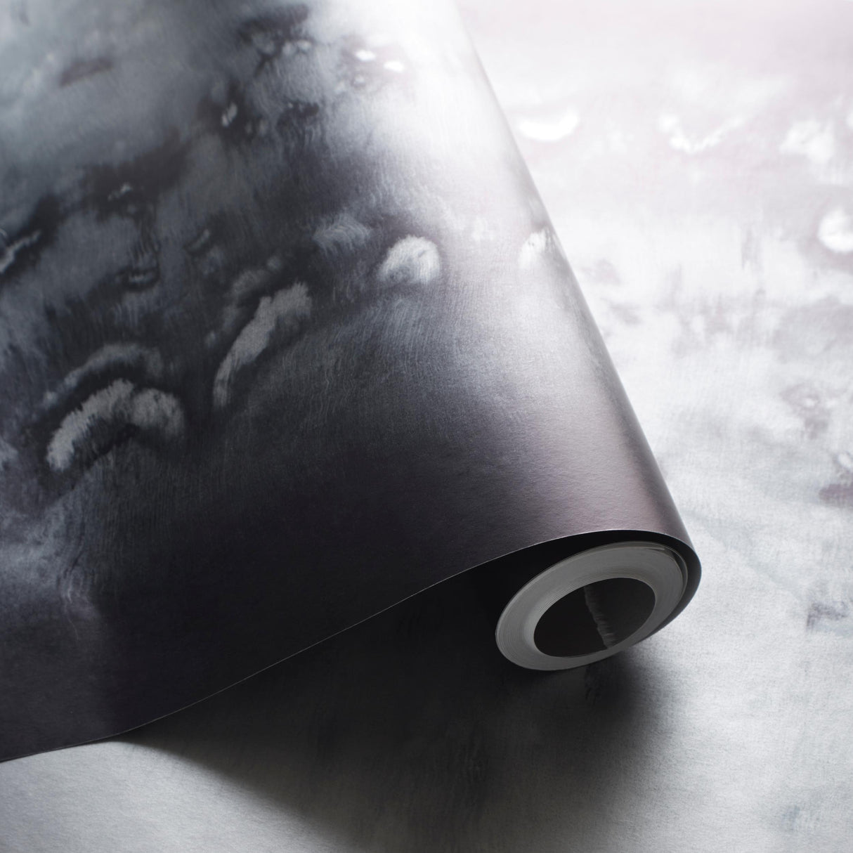 Clarke & Clarke DISPERSE SILVER WP Wallpaper