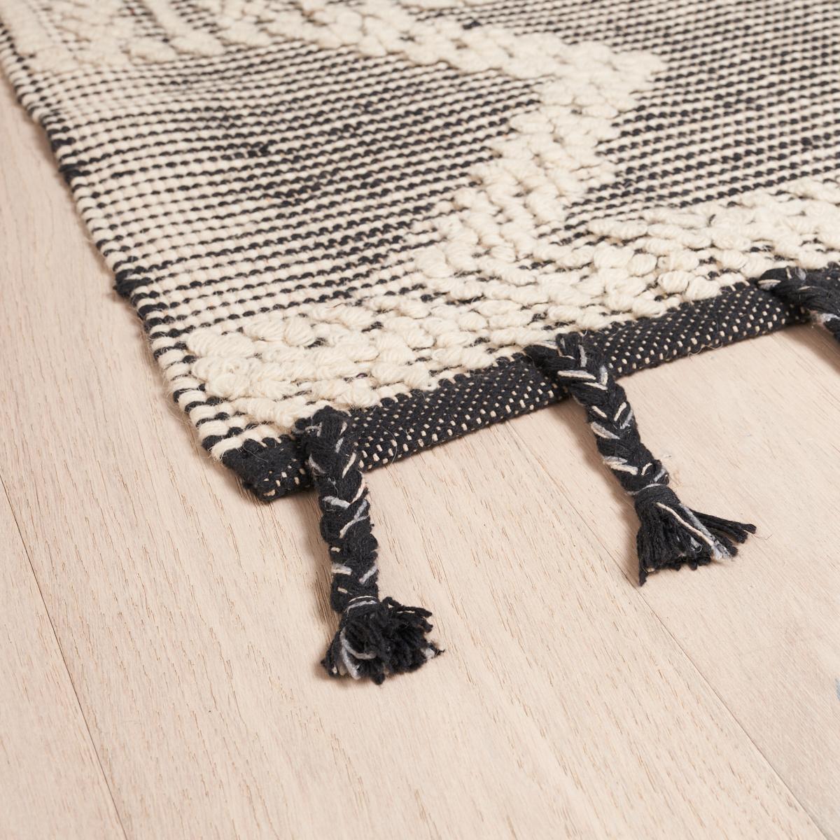 Schumacher Charcoal 5' x 7' Malta French Knot Rug