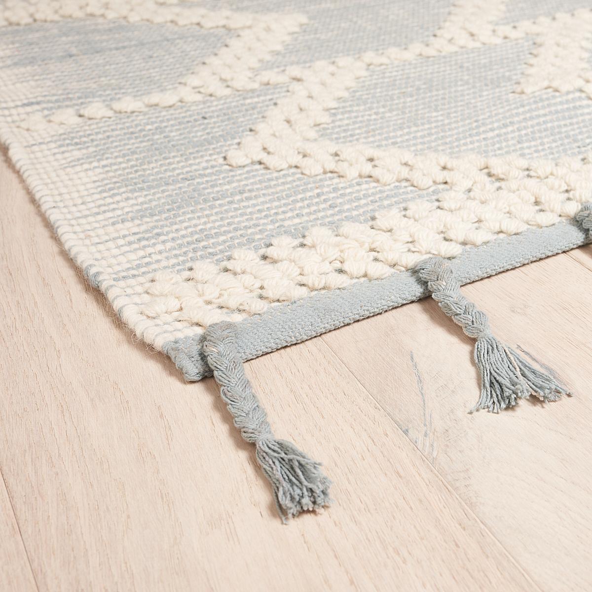 Schumacher Sky 5' x 7' Malta French Knot Rug