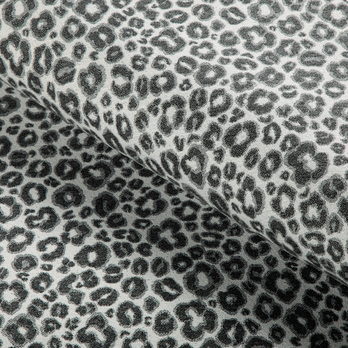 Kravet DESIGN 36768 1121 Upholstery Fabric