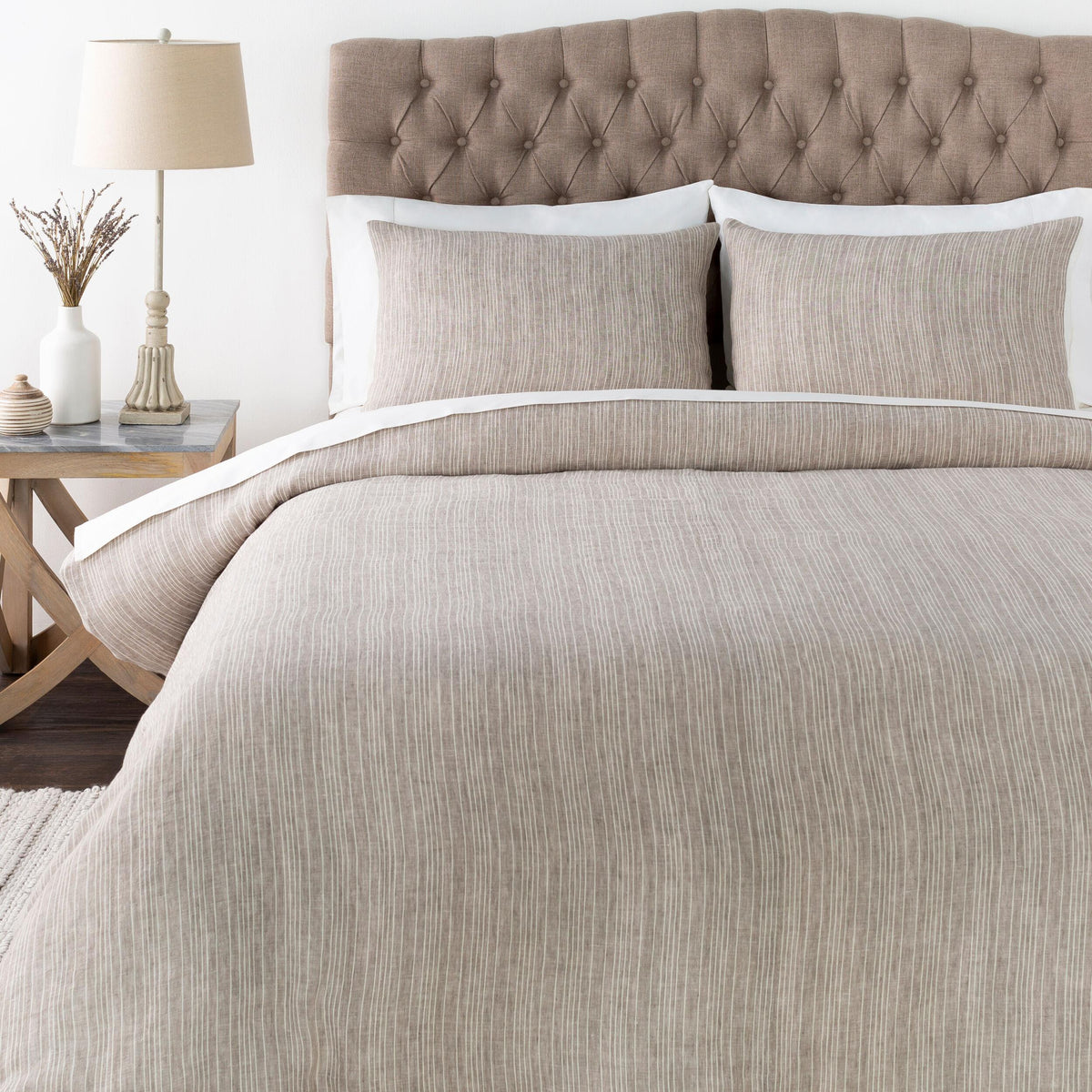Livabliss Cameron CEN-1000 88"W x 92"L; 26"W x 20"L Bedding