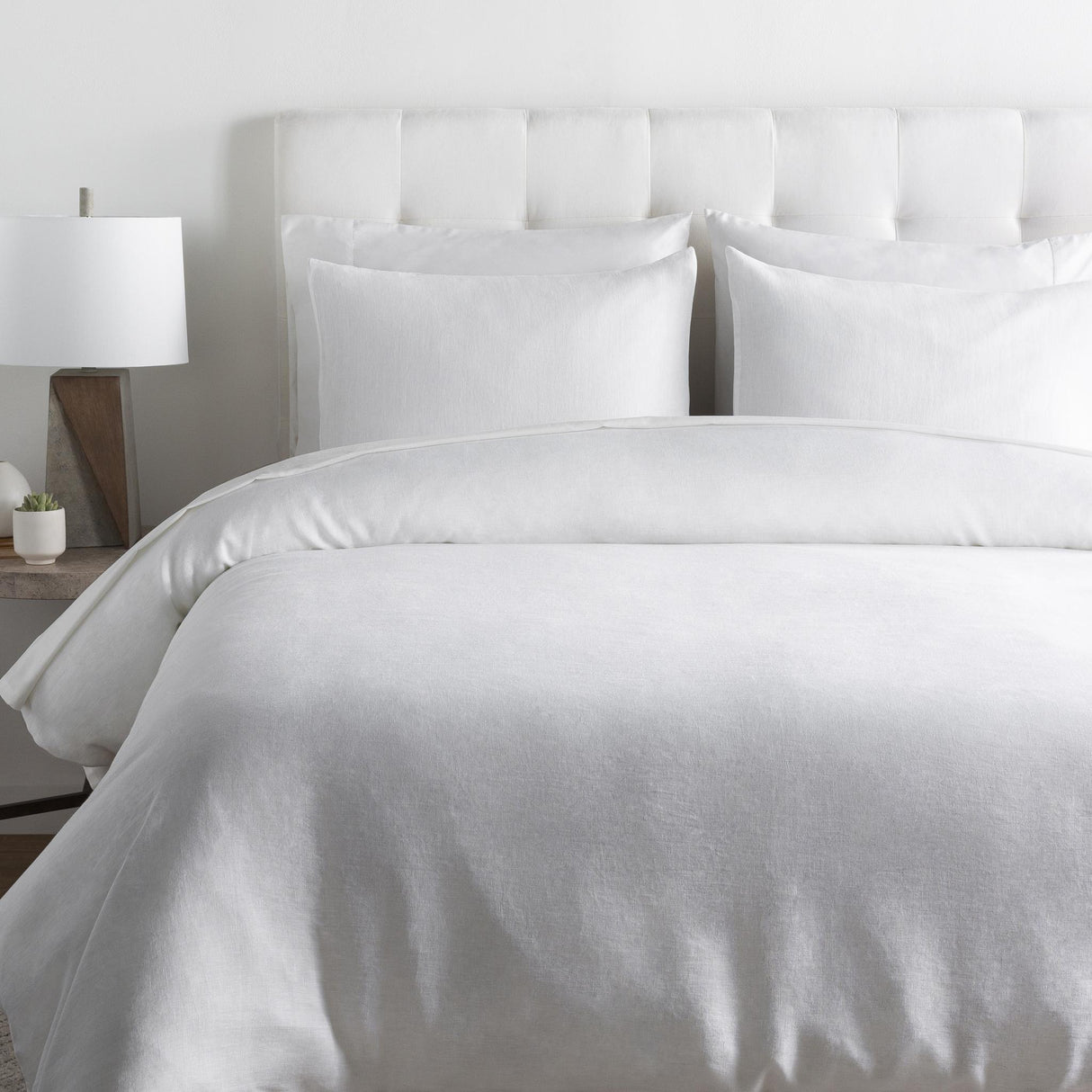Surya Dawson DAW-2000 26"H x 26"W Bedding