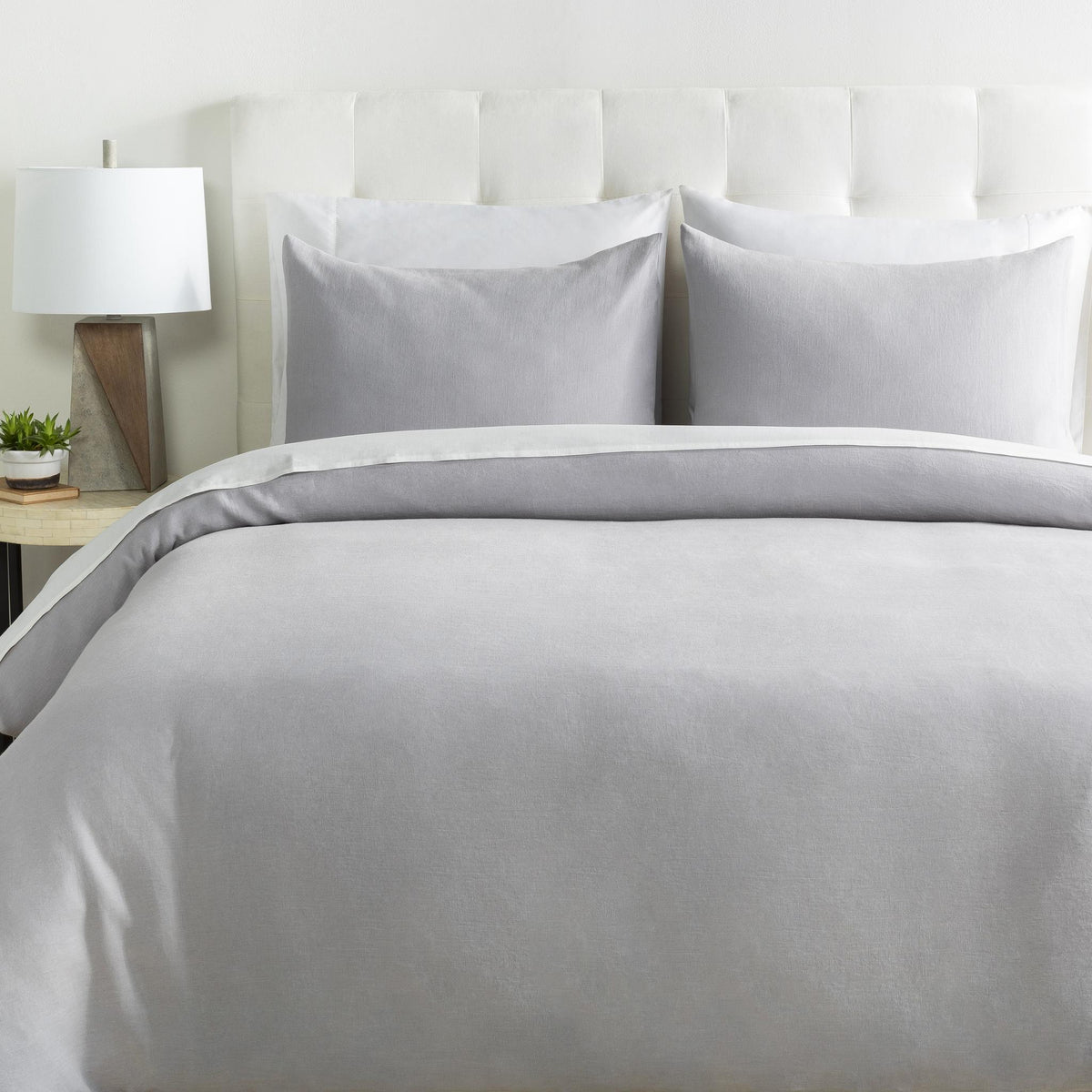 Surya Dawson DAW-2002 108"W x 92"L,20"H x 36"W Bedding