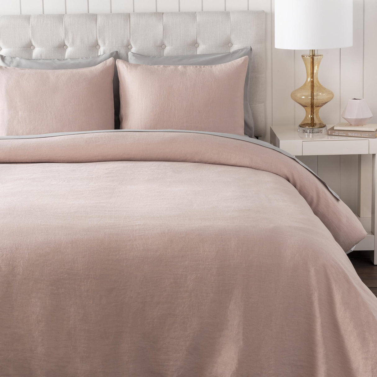 Surya Dawson DAW-2005 26"H x 26"W Bedding