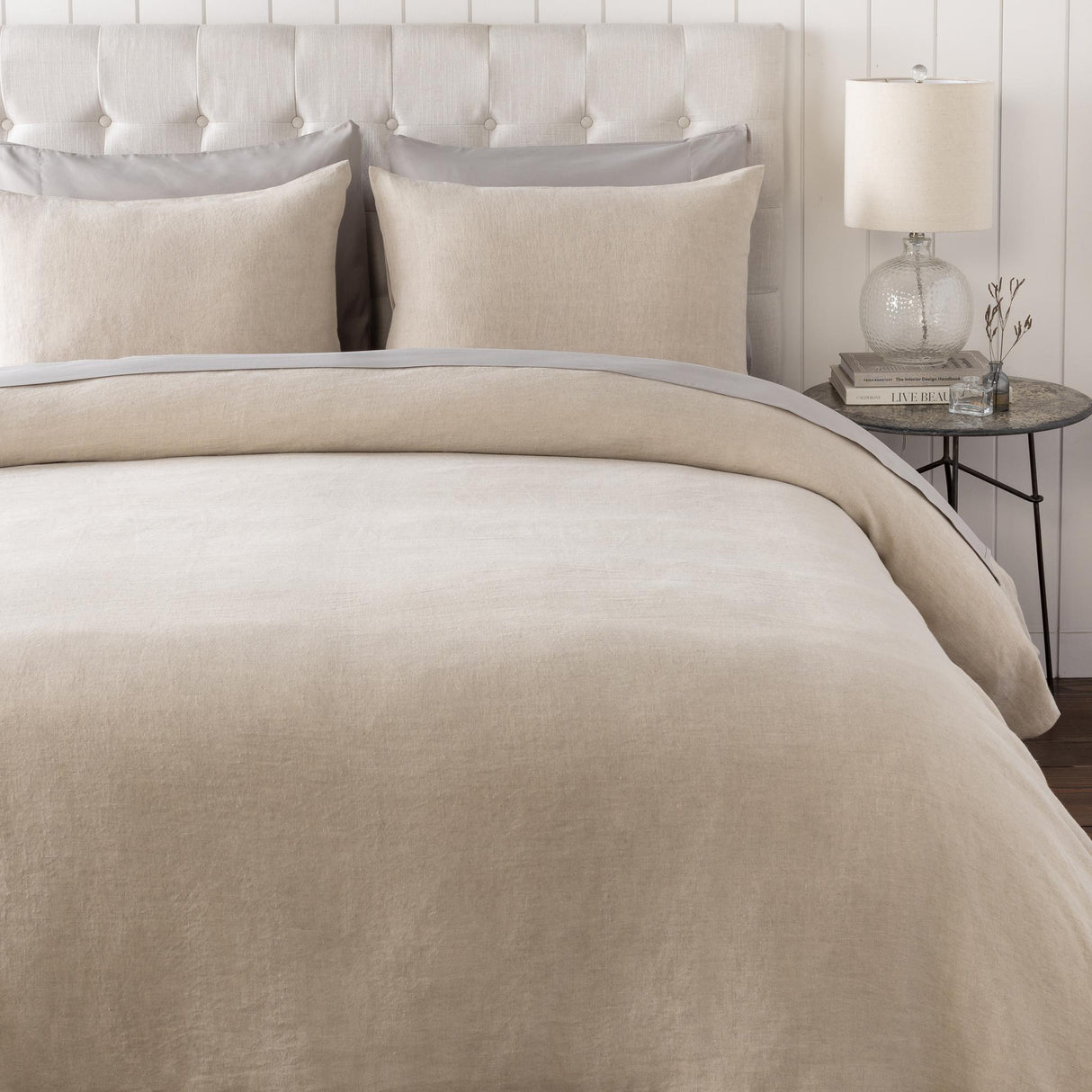 Surya Dawson DAW-2006 88"W x 92"L,20"H x 26"W Bedding