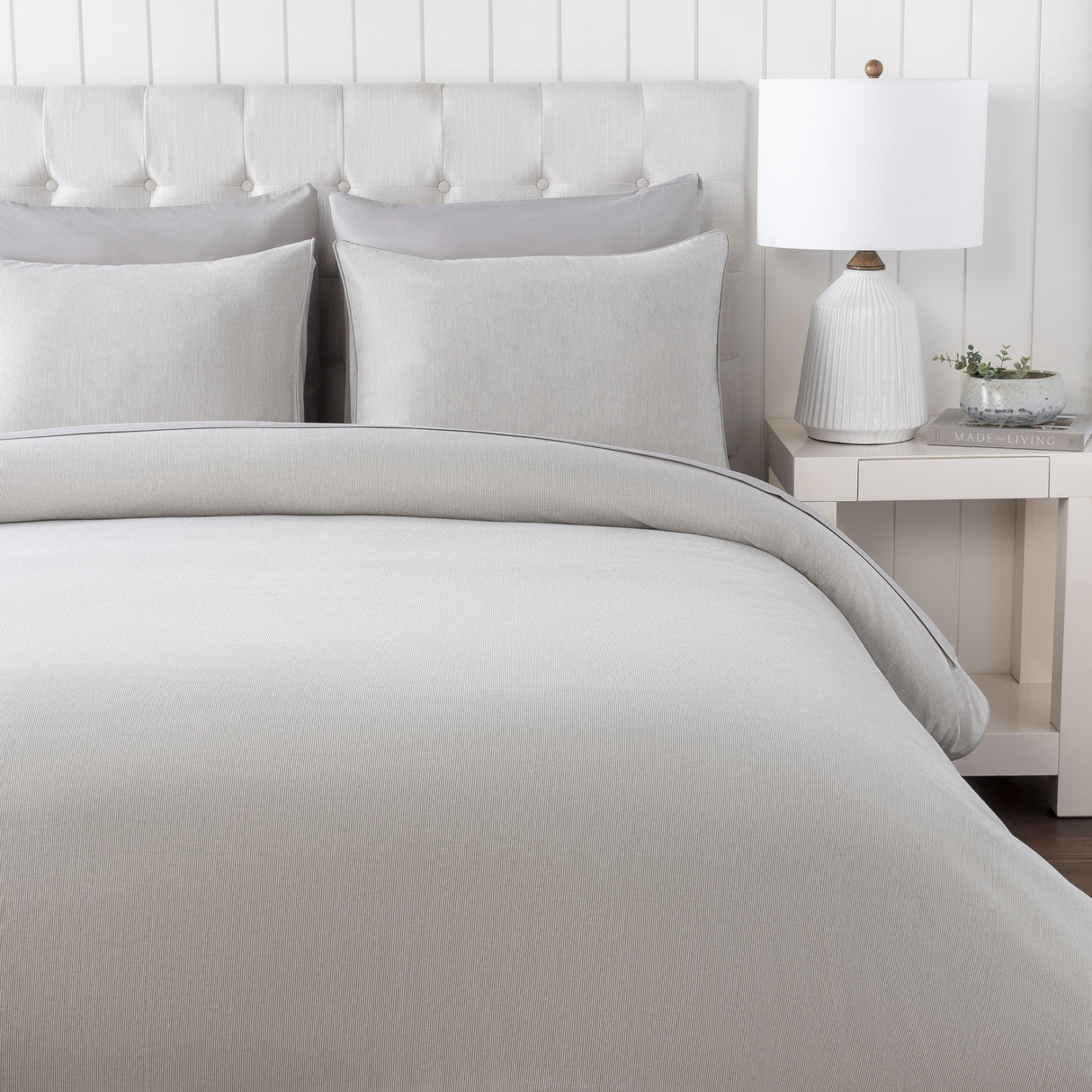 Surya Jessie JSS-1001 26"H x 26"W Bedding