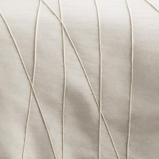 Surya Mio MIO-1000 88"W x 92"L,20"H x 26"W Bedding
