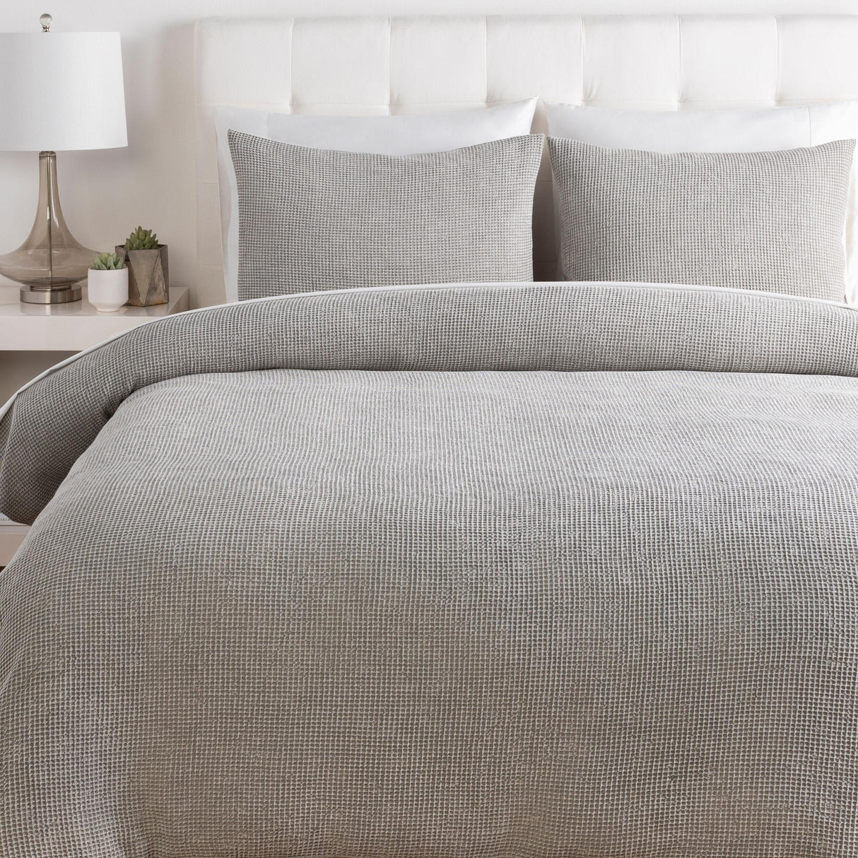 Livabliss Waffle WFL-1001 88"W x 92"L; 26"W x 20"L Bedding