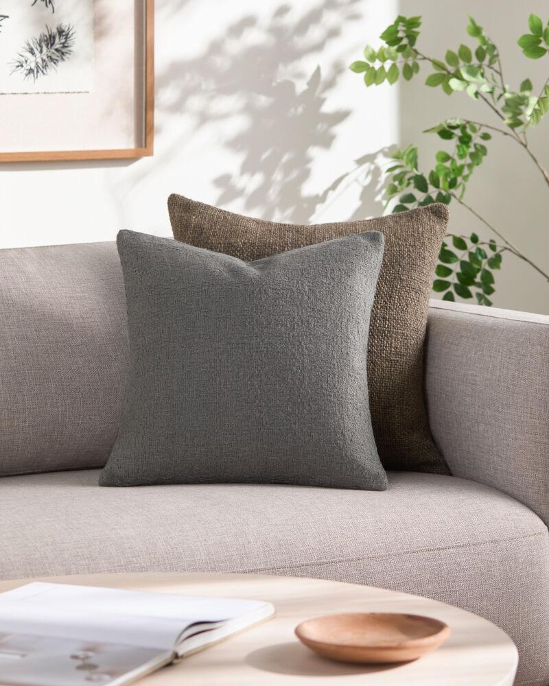 Surya Dwight DWG-006 18"H x 18"W Pillow Kit