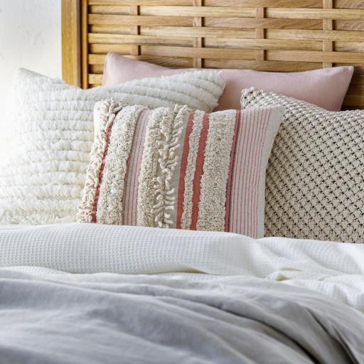 Surya Temara TMA-005 22"H x 22"W Pillow Kit
