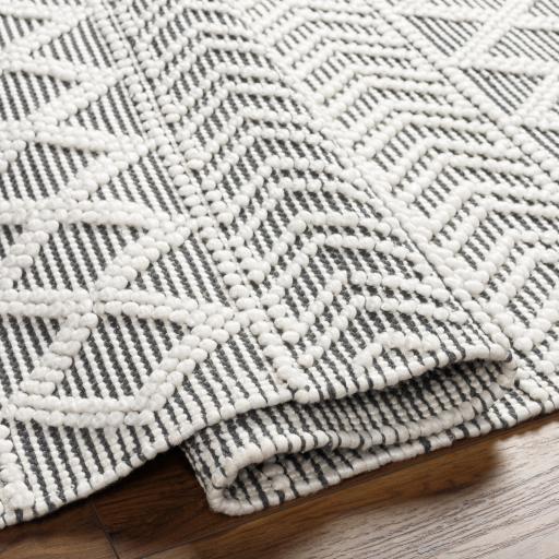 Surya Daffodil DFF-2301 2'6" x 8' Rug