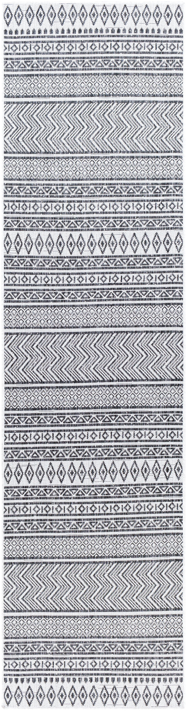 Surya Eagean EAG-2345 6'7" x 9' Oval Rug
