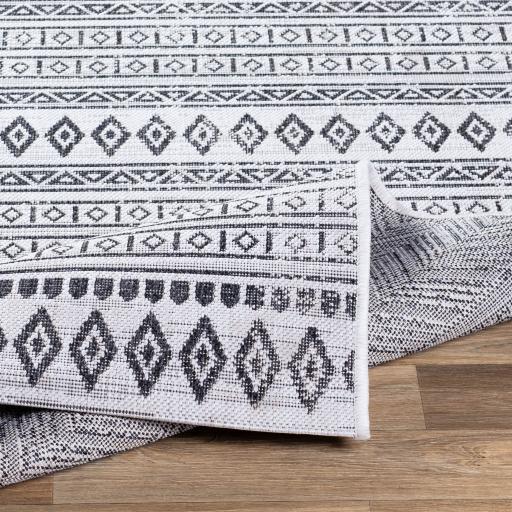 Surya Eagean EAG-2345 6'7" x 9' Oval Rug