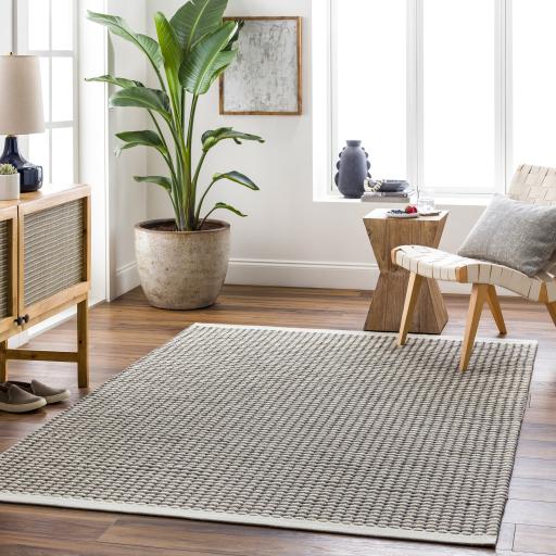 Surya Lumi LUM-2302 8' x 10' Rug