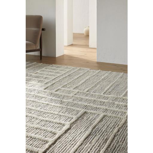 Surya Manisa MNS-2304 2'6" x 8' Rug
