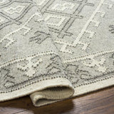 Surya Valerie VLA-2305 2' x 3' Rug